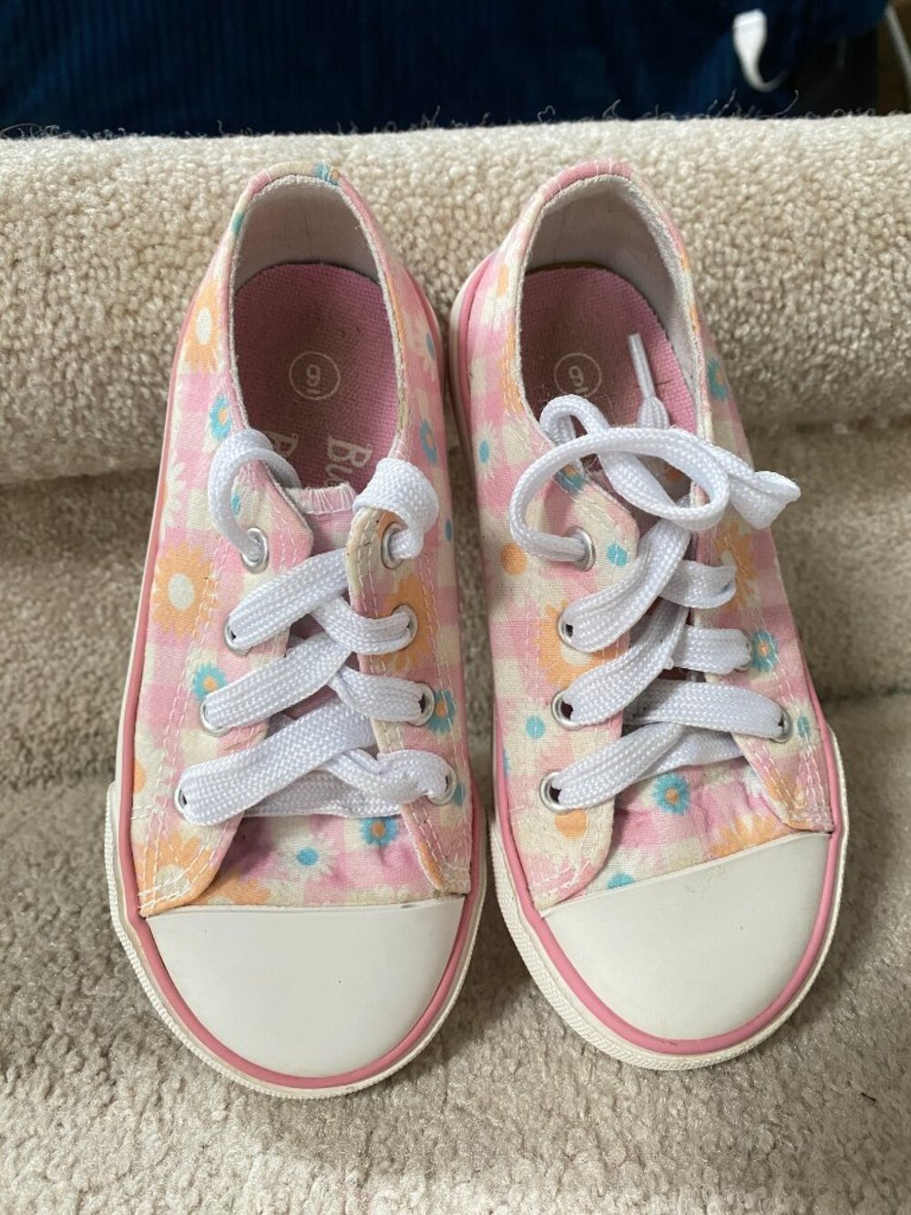 Bumble and Birdie Size 9